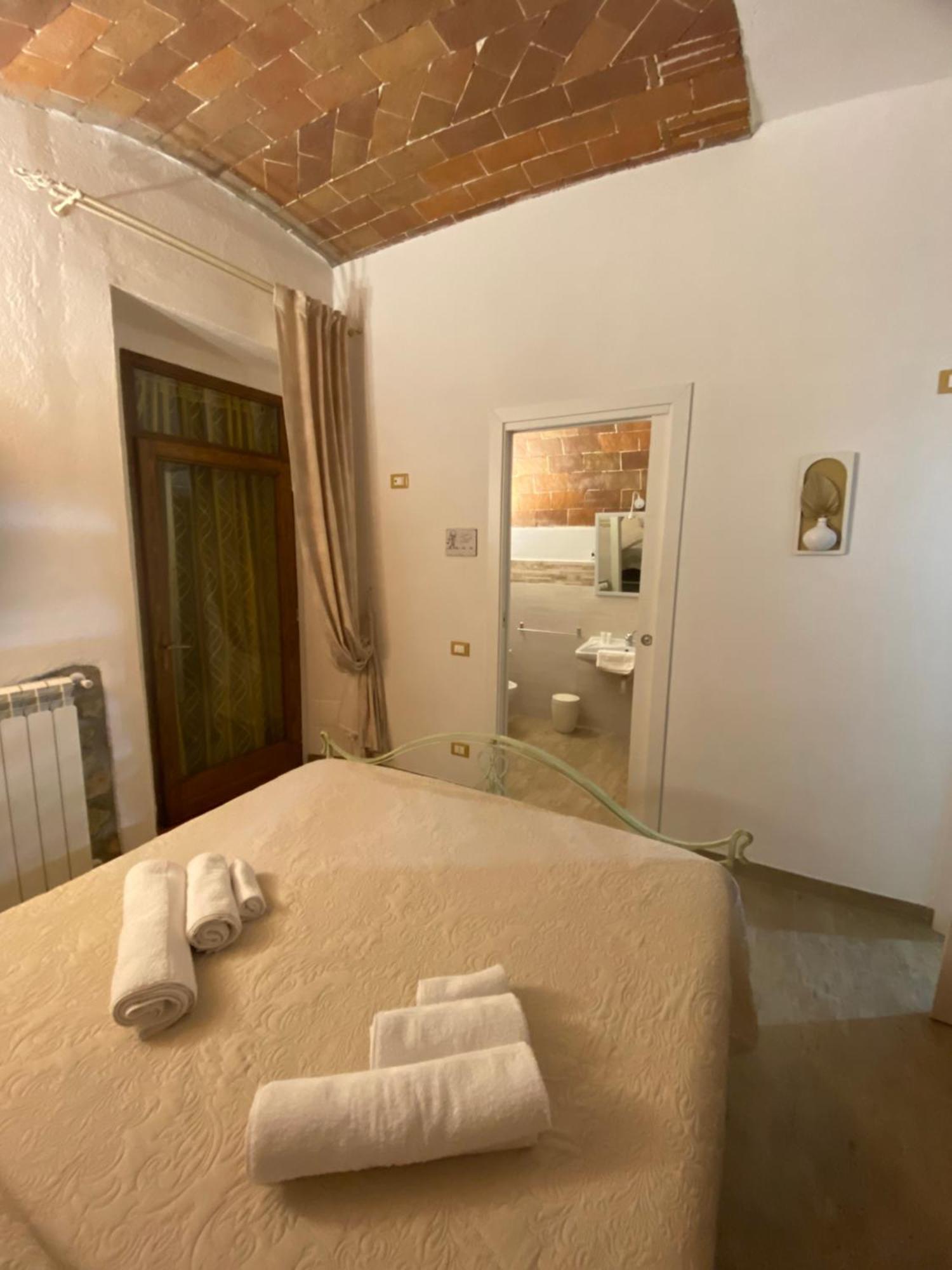Podere Mona Pomarance Exteriör bild